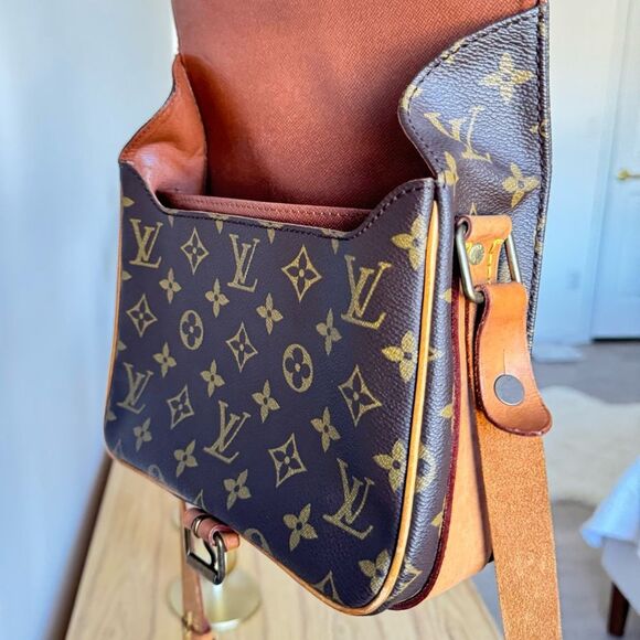 ✅AUTHENTIC✅LOUIS VUITTON CARTOUCHIERE MM CROSSBODY - Picture 11 of 14